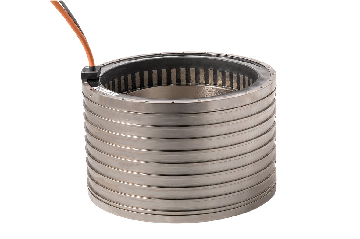 INA驅(qū)動(dòng)和機(jī)電股份兩合公司（IDAM）憑借新的RIB系列力矩電機(jī)提供散熱優(yōu)化的直接驅(qū)動(dòng)，使機(jī)床提高生產(chǎn)率并降低能源消耗。